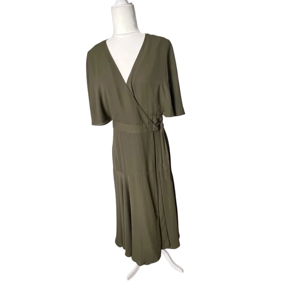 Fame and Partners Green Midi V-Neckline Wrap Dress in Size 8 - Picture 2 of 13